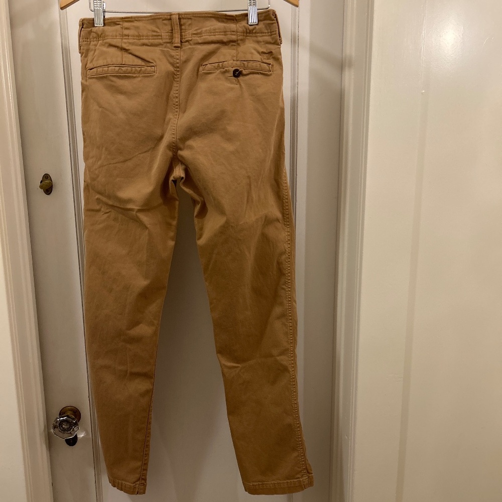 American Eagle men’s khaki pants